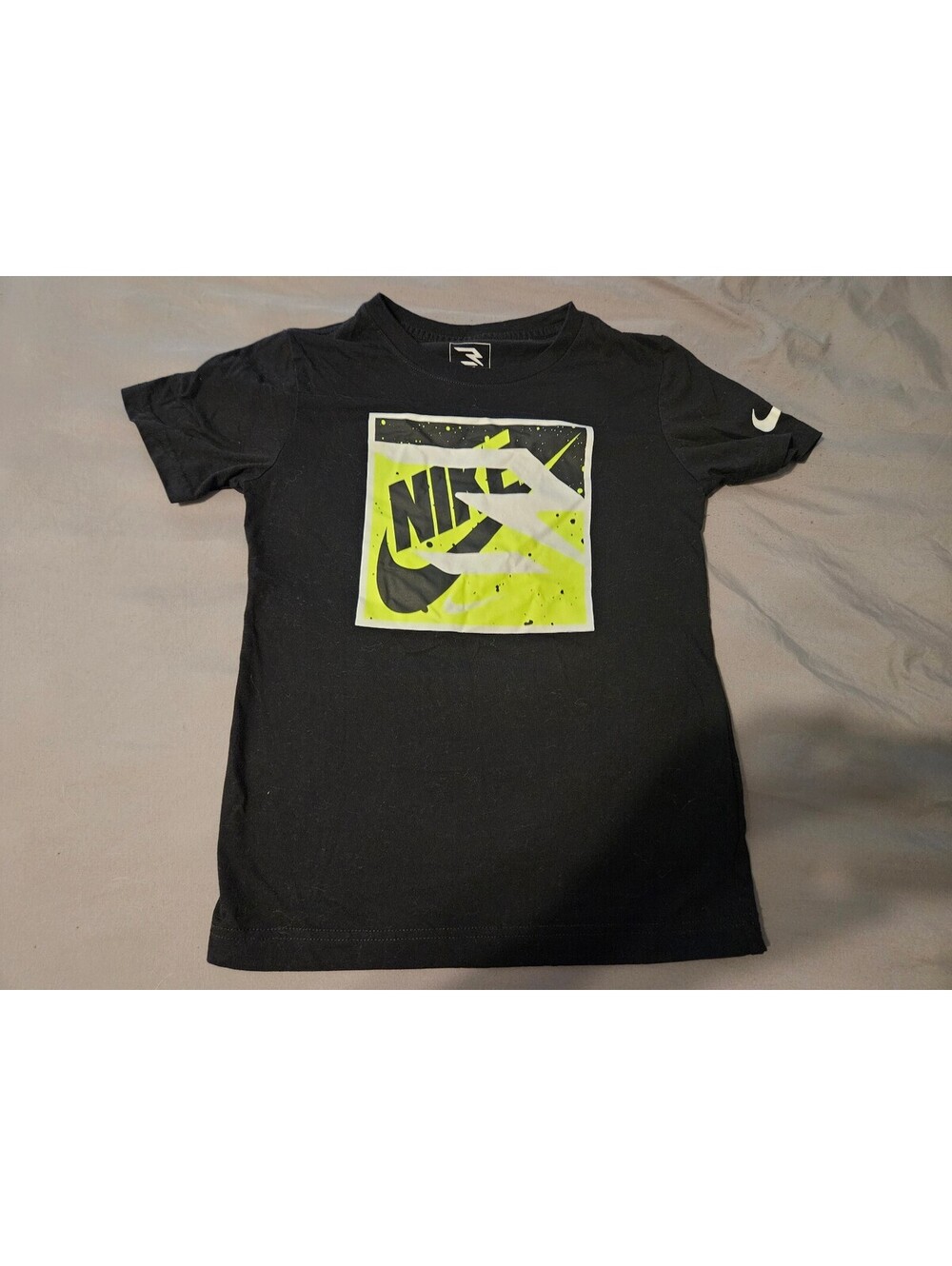 Nike Boys' Black Graphic T-Shirt Size S